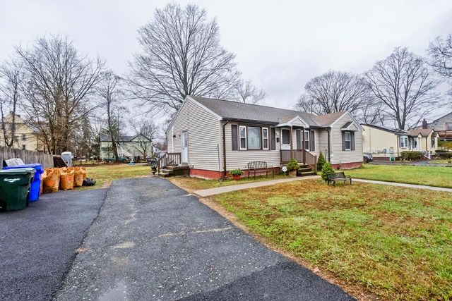 93 Pendleton Ave, Springfield, MA 01109