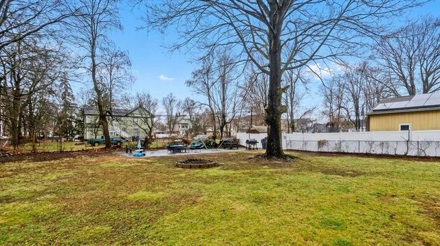 93 Pendleton Ave, Springfield, MA 01109