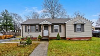 93 Pendleton Ave, Springfield, MA 01109
