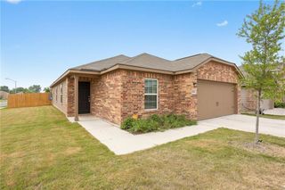 201 Crescent Park dr, Jarrell, TX 76537
