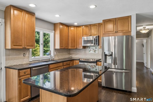41 Federal Road, Shelton, CT 06484
