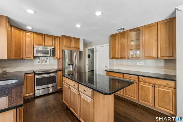 41 Federal Road, Shelton, CT 06484