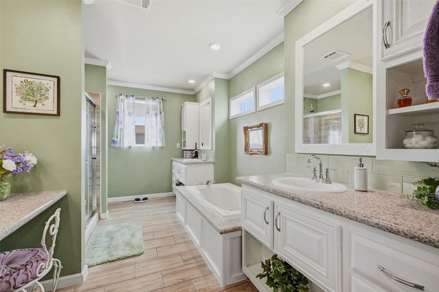 211 Cannon Lane, Knollwood, TX 75092