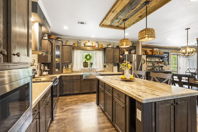 370 Jacobs Ridge Road, Reeds Spring, MO 65737