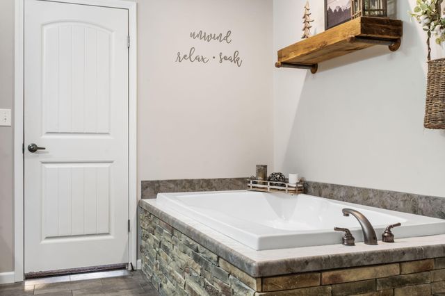 370 Jacobs Ridge Road, Reeds Spring, MO 65737