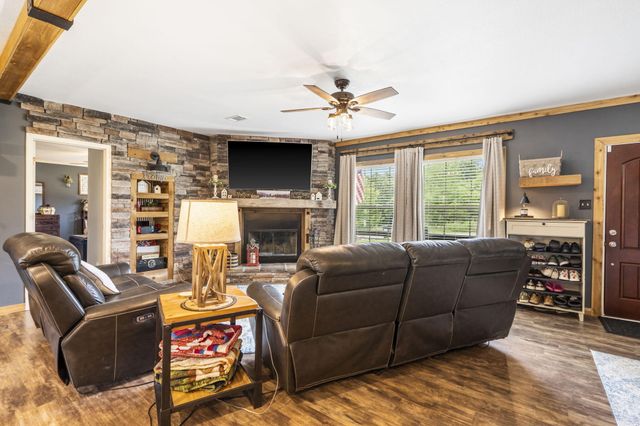 370 Jacobs Ridge Road, Reeds Spring, MO 65737