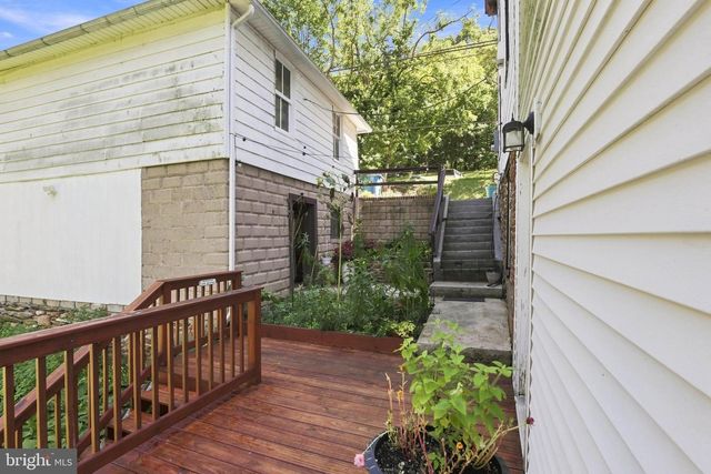1883 CRALEY RD, Windsor, PA 17366