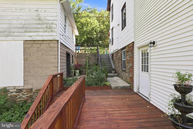 1883 CRALEY RD, Windsor, PA 17366