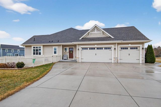 235 FARMSTEAD DRIVE, Slinger, WI 53086