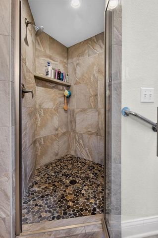 235 FARMSTEAD DRIVE, Slinger, WI 53086