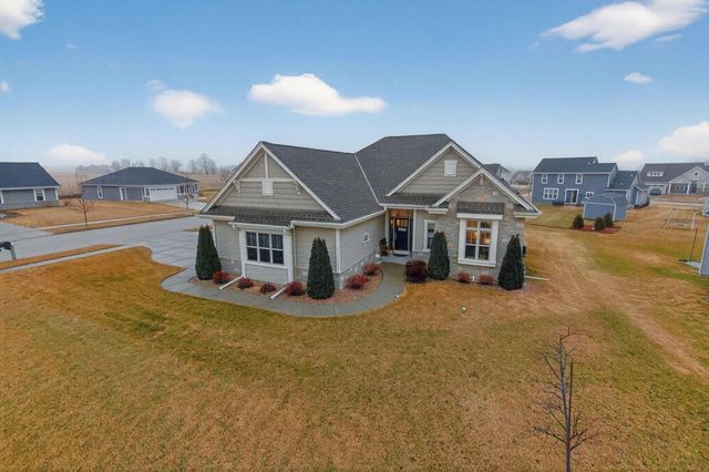 235 FARMSTEAD DRIVE, Slinger, WI 53086