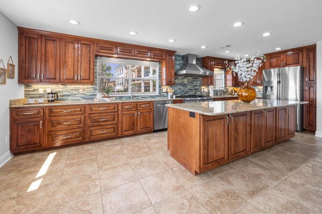 101 Starboard Lane, Shalimar, FL 32579