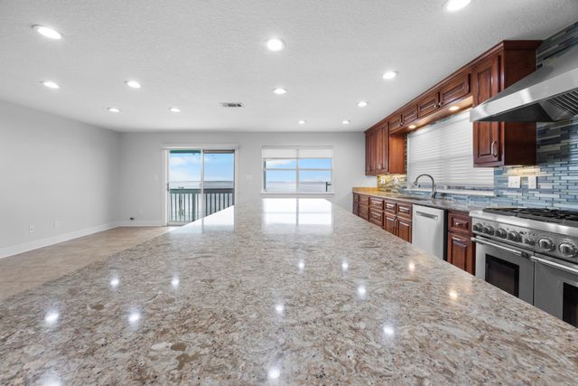 101 Starboard Lane, Shalimar, FL 32579