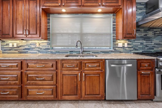 101 Starboard Lane, Shalimar, FL 32579