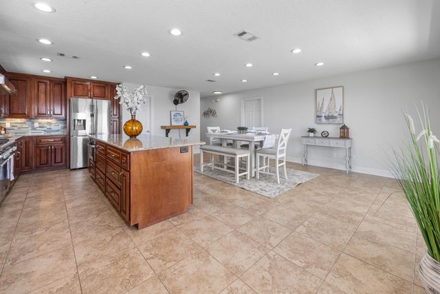 101 Starboard Lane, Shalimar, FL 32579