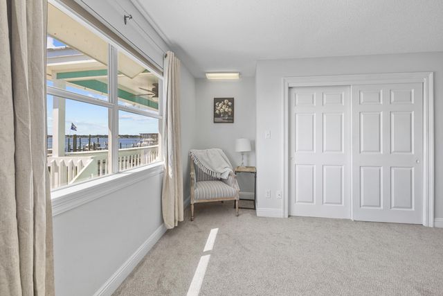 101 Starboard Lane, Shalimar, FL 32579