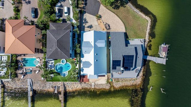 101 Starboard Lane, Shalimar, FL 32579