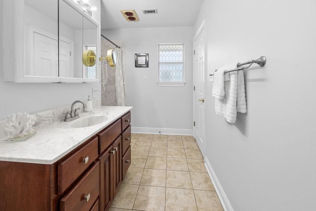 101 Starboard Lane, Shalimar, FL 32579