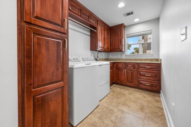 101 Starboard Lane, Shalimar, FL 32579