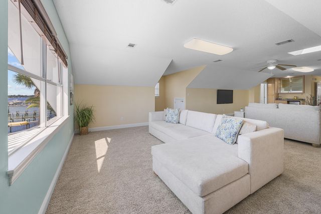 101 Starboard Lane, Shalimar, FL 32579