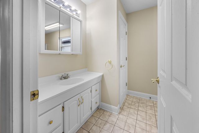 101 Starboard Lane, Shalimar, FL 32579