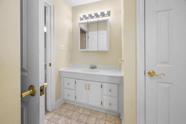 101 Starboard Lane, Shalimar, FL 32579