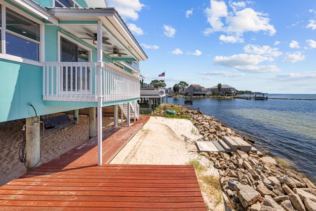 101 Starboard Lane, Shalimar, FL 32579