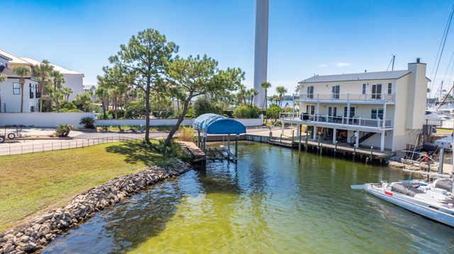 101 Starboard Lane, Shalimar, FL 32579