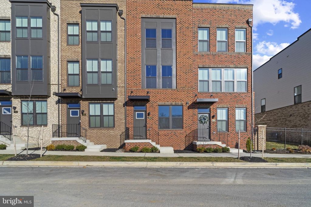 734 WATTS ST, Baltimore, MD 21217