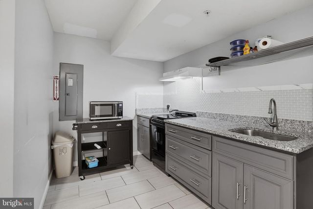 2222 KAY HILL DR, Waldorf, MD 20601