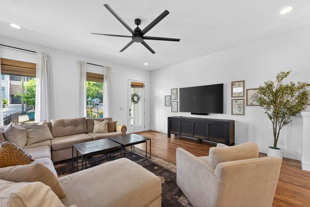 124B Fern Ave, Nashville, TN 37207