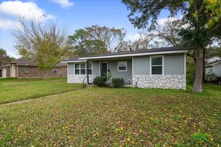1801 W Houston Drive, La Marque, TX 77568