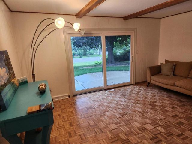 3330 S Hickory ROAD, New Berlin, WI 53151