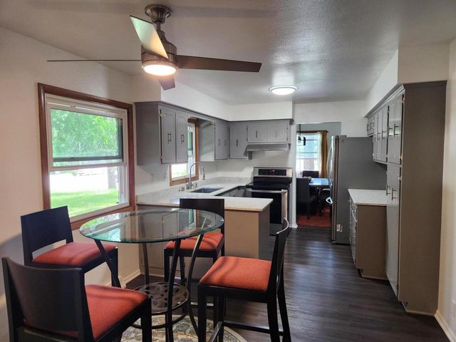 3330 S Hickory ROAD, New Berlin, WI 53151