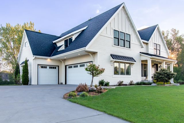 1424 Fairacre Lane SW, Willmar, MN 56201
