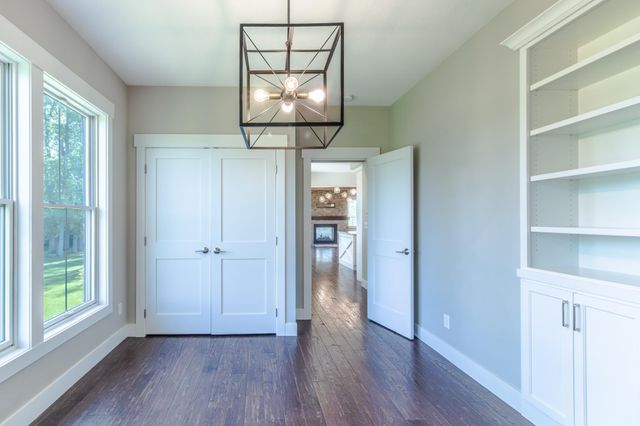1424 Fairacre Lane SW, Willmar, MN 56201