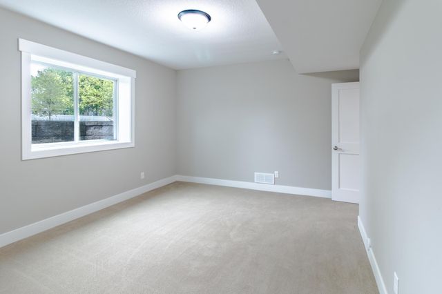 1424 Fairacre Lane SW, Willmar, MN 56201