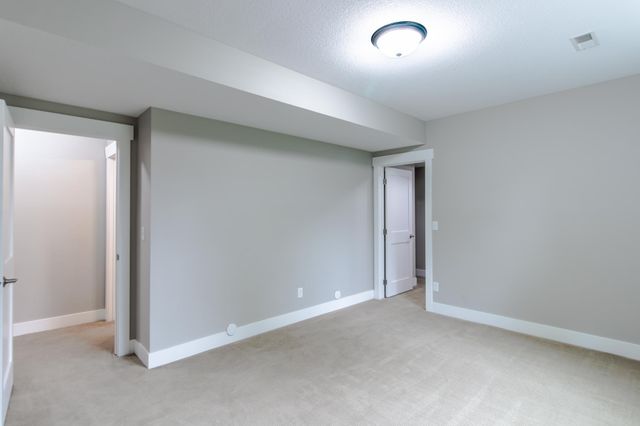 1424 Fairacre Lane SW, Willmar, MN 56201