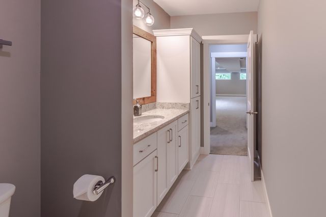 1424 Fairacre Lane SW, Willmar, MN 56201