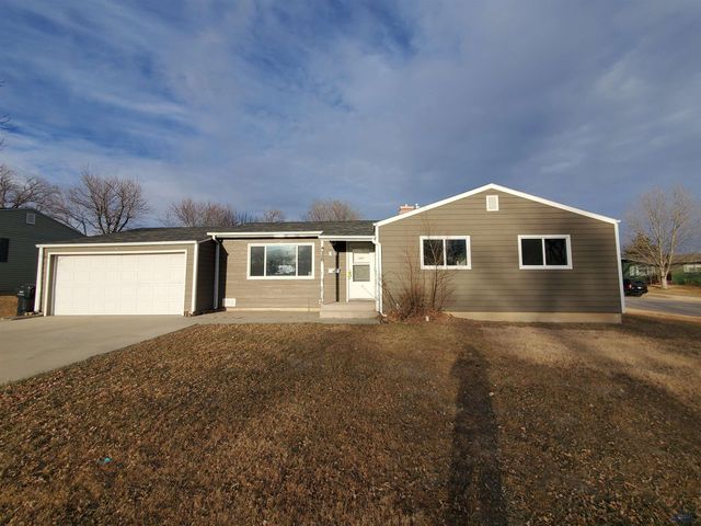 102 FAIRMONT BLVD, Rapid City, SD 57701