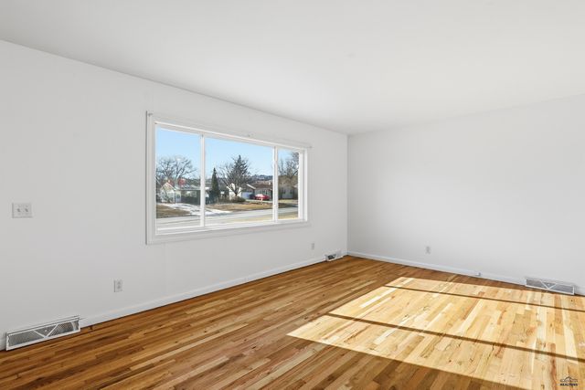 102 FAIRMONT BLVD, Rapid City, SD 57701