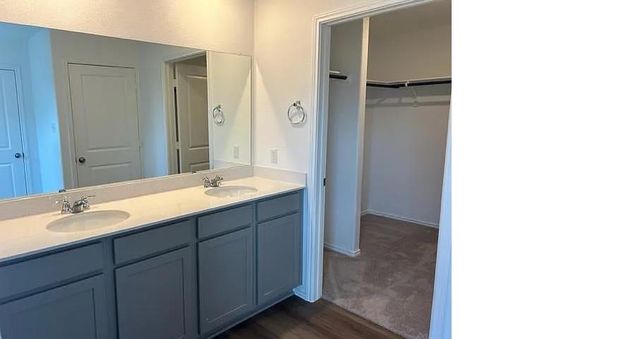 607 Water Way Ave, Hutto, TX 78634