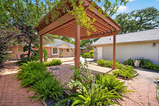 2003 Richvale Lane, Houston, TX 77062