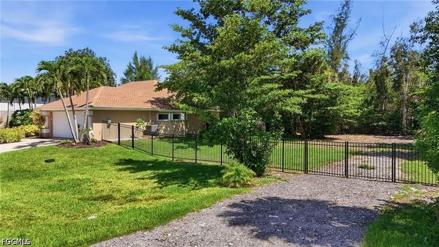 7407 Cobb RD, Bokeelia, FL 33922