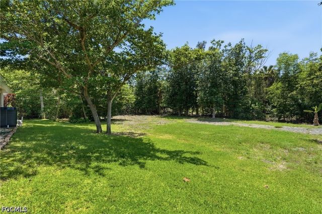 7407 Cobb RD, Bokeelia, FL 33922