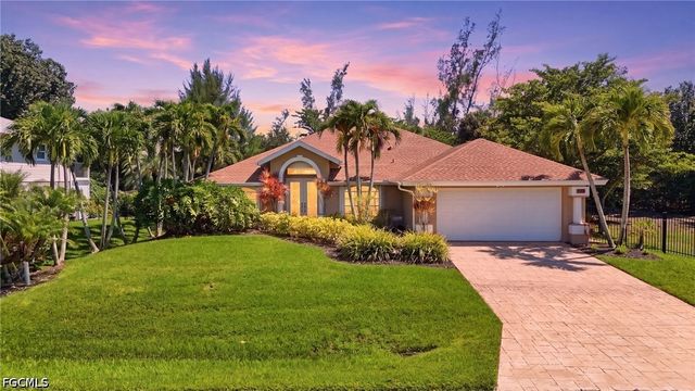 7407 Cobb RD, Bokeelia, FL 33922