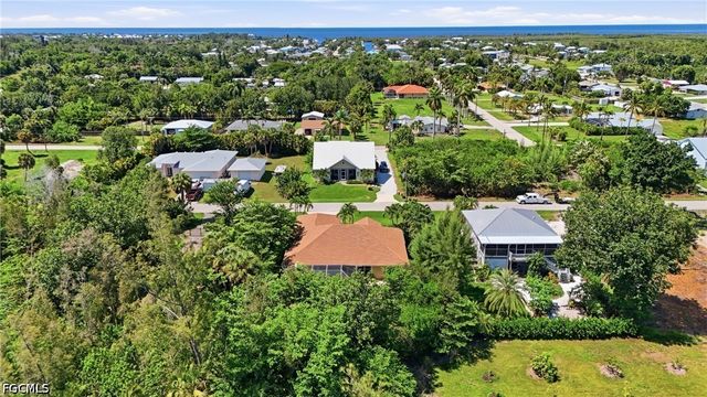7407 Cobb RD, Bokeelia, FL 33922