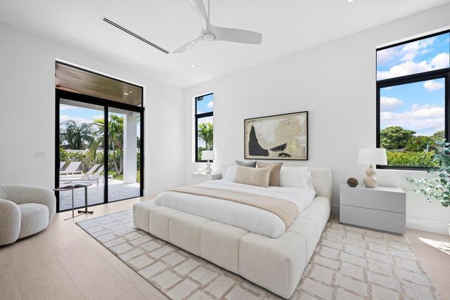 325 W Riverside Drive, Jupiter, FL 33469