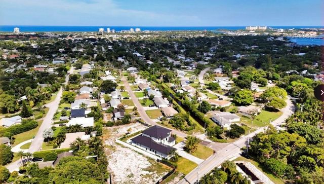 325 W Riverside Drive, Jupiter, FL 33469