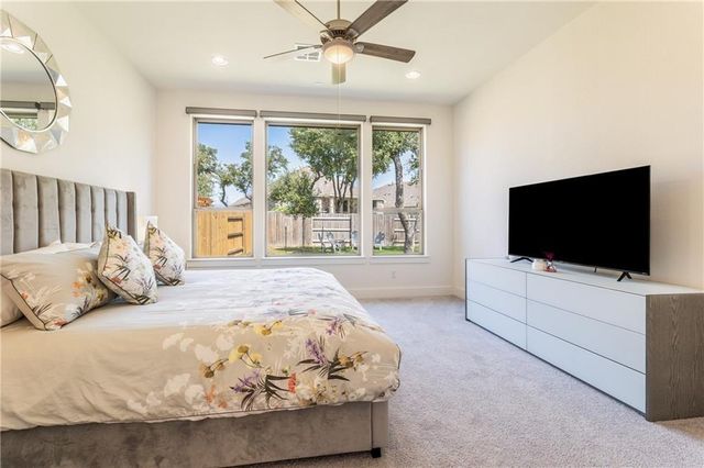 718 Whitetail DR, Round Rock, TX 78681